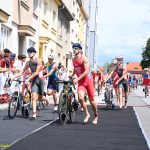 VIDEA: Jakub Mařík ovládl Evropský pohár juniorů v triatlonu. Edita Pozlerová skončila v Táboře těsně za elitní trojkou