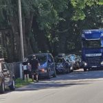 Svět obrů zapříčinil v Chlumu u Třeboně parkovací peklo. Radnice chystá nová opatření