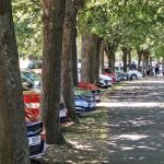 Svět obrů zapříčinil v Chlumu u Třeboně parkovací peklo. Radnice chystá nová opatření