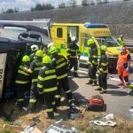 Doplnění k nehodě kamionu u Soběslavi: Zraněného řidiče vyprošťovali hasiči desítky minut
