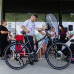 Společně na kole, společně pro pomoc: Cyklistická výzva na Jihočeské univerzitě vynesla rekordních 135 tisíc korun