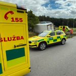 AKTUALIZOVÁNO: V Dobronicích u Chýnova se střetl vlak s nákladním autem. Čtyři zranění