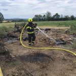 Sucho a lidská neopatrnost. Hasiče zaměstnávají požáry napříč krajem