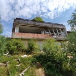 Bývalý Camp hotel Hruštice: Místo dětí řádí v bývalém pionýrském táboře bezdomovci a vandalové
