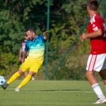Fotbal: Zlatá Koruna při historické premiéře vedla jen pár sekund. Ve Strunkovicích inkasovala bůra
