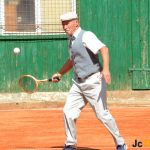 Retro tenisový turnaj v Milevsku opět oživil vzpomínky na dřevěné rakety. Radost udělaly bílé míčky