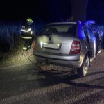 AKTUALIZOVÁNO: V noci havarovali dva mladí řidiči do stromu. V nemocnici skončila i mladistvá spolujezdkyně