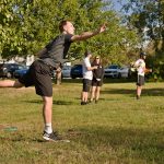 Místo holí létající disky. Prachatický turnaj ukázal rostoucí oblibu discgolfu