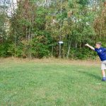 Místo holí létající disky. Prachatický turnaj ukázal rostoucí oblibu discgolfu