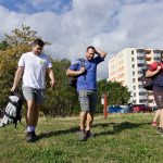 Místo holí létající disky. Prachatický turnaj ukázal rostoucí oblibu discgolfu