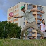 Místo holí létající disky. Prachatický turnaj ukázal rostoucí oblibu discgolfu