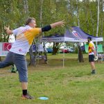 Místo holí létající disky. Prachatický turnaj ukázal rostoucí oblibu discgolfu