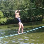 Neckyádu ve Zvíkovském Podhradí doplnily disciplíny na lávce a na laně