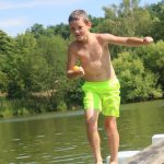 Neckyádu ve Zvíkovském Podhradí doplnily disciplíny na lávce a na laně