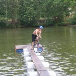 Neckyádu ve Zvíkovském Podhradí doplnily disciplíny na lávce a na laně