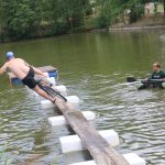 Neckyádu ve Zvíkovském Podhradí doplnily disciplíny na lávce a na laně