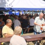 Rekordní návštěvnost na přehlídce dechovek v Bernarticích. Na Český rozhlas jsou lidé naštvaní. Objevují Rádio Dechovka