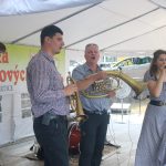 Rekordní návštěvnost na přehlídce dechovek v Bernarticích. Na Český rozhlas jsou lidé naštvaní. Objevují Rádio Dechovka
