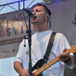 VIDEO: Janek Ledecký, Protheus, Jakub Děkan i Fusky Dus. Bartolomějské posvícení v sobotu večer vyvrcholilo v Bažantnici