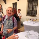 Kouzelný třpyt korálků zdobí Galerii 140 v Táboře. K vidění jsou i korálkové šaty, které drží rekord