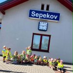 Děti z jesliček Milísek vyrazily vlakem do Sepekova. Výlet zvládli i nejmenší