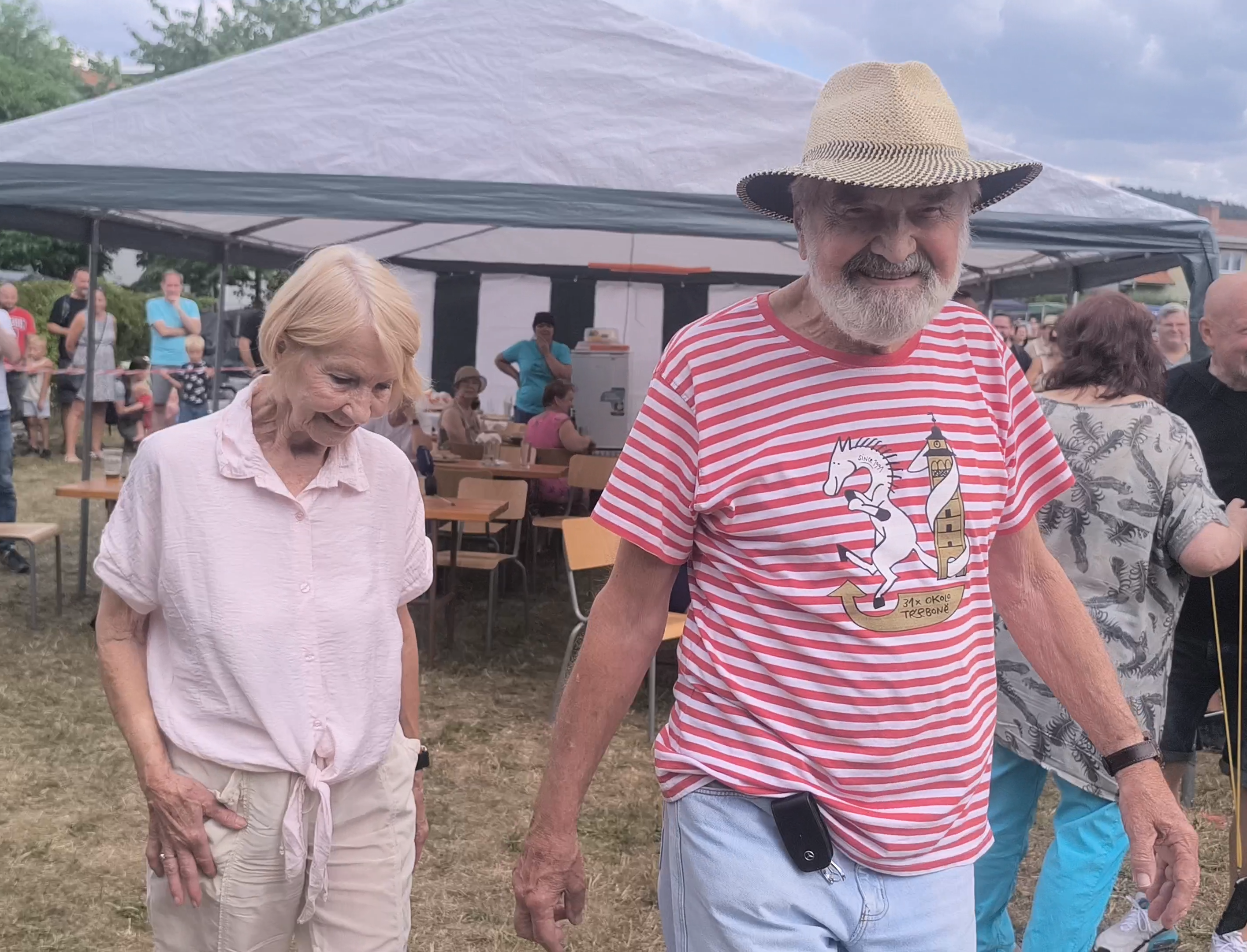 Film Na samotě u lesa slaví 50 let. Do Obděnic dorazily davy, Svěrák odhalil tajemství nejslavnějších scén