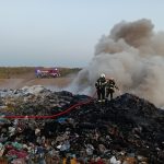 Požár odpadu v Želči zaměstnal několik jednotek hasičů