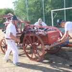 Staré hasičské stříkačky ovládly fotbalové hřiště ve Slabčicích