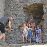 Video: Hrad Choustník ovládl středověk. Zříceninu dobyly stovky návštěvníků