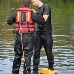 Když jde o život, rozhodují vteřiny. Budějovičtí strážníci cvičí vodní záchranu