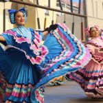 V písecké knihovně vystoupil mexický a slovenský folklórní soubor