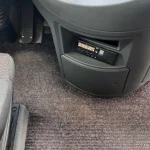 Řidič rakouského autobusu si s dodržováním pravidel hlavu nelámal. Vezl přitom děti