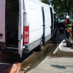 Řidiči se převrhl v autě sud se síranem železitým, vytekl na silnici v Dasném