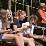 Netolické dostihy jsou jeho dítě. Osmdesátiletý Karel Kučera drží tradici už osmadvacet let