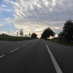 Na Táborsku někdo téměř srovnal zastávku se zemí. Policie hledá svědky