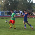 V 8. lize je po smírném šlágru těsno, o patro níž převzali vedení fotbalisté Radenína