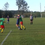 V 8. lize je po smírném šlágru těsno, o patro níž převzali vedení fotbalisté Radenína