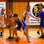 Nejmladší strakonické basketbalistky zahájily sezonu výhrou a porážkou