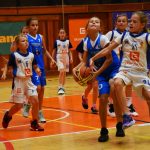 Nejmladší strakonické basketbalistky zahájily sezonu výhrou a porážkou