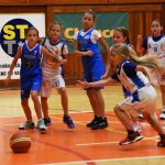 Nejmladší strakonické basketbalistky zahájily sezonu výhrou a porážkou