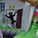 Dožínky v Petrovicích slavili i soutěžemi v hodu balíkem slámy a o nejkrásnější dožínkový věnec