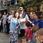 Dožínky v Petrovicích slavili i soutěžemi v hodu balíkem slámy a o nejkrásnější dožínkový věnec