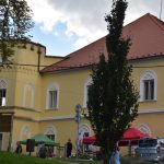 Dožínky v Petrovicích slavili i soutěžemi v hodu balíkem slámy a o nejkrásnější dožínkový věnec