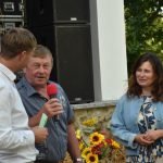 Dožínky v Petrovicích slavili i soutěžemi v hodu balíkem slámy a o nejkrásnější dožínkový věnec