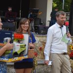 Dožínky v Petrovicích slavili i soutěžemi v hodu balíkem slámy a o nejkrásnější dožínkový věnec