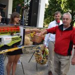 Dožínky v Petrovicích slavili i soutěžemi v hodu balíkem slámy a o nejkrásnější dožínkový věnec