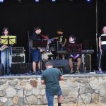 Dožínky v Petrovicích slavili i soutěžemi v hodu balíkem slámy a o nejkrásnější dožínkový věnec