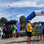 VIDEO: Dražický Běho-chod si připsal druhý ročník. Zájem byl ještě větší než loni. Nadační fond P3tule převzal šek na 74 100 korun