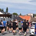 VIDEO: Dražický Běho-chod si připsal druhý ročník. Zájem byl ještě větší než loni. Nadační fond P3tule převzal šek na 74 100 korun