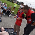 VIDEO: Dražický Běho-chod si připsal druhý ročník. Zájem byl ještě větší než loni. Nadační fond P3tule převzal šek na 74 100 korun